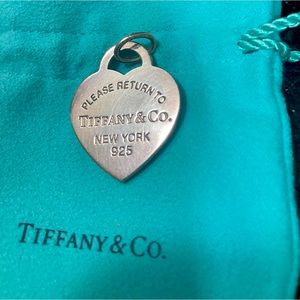 💙 Heart “Return to Tiffany’s” pendant & 18” chain, with Tiffany pouch 💙